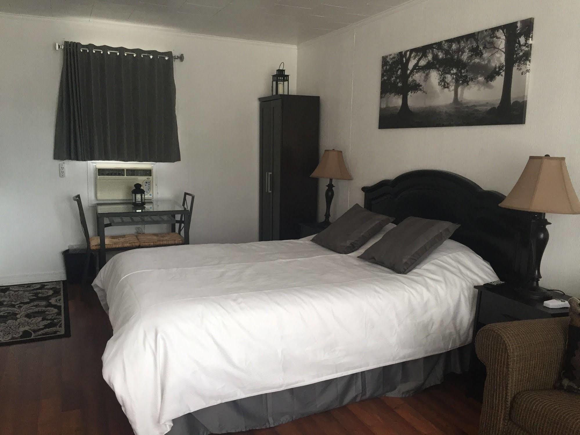 New Rockland Motel Bobcaygeon Екстериор снимка
